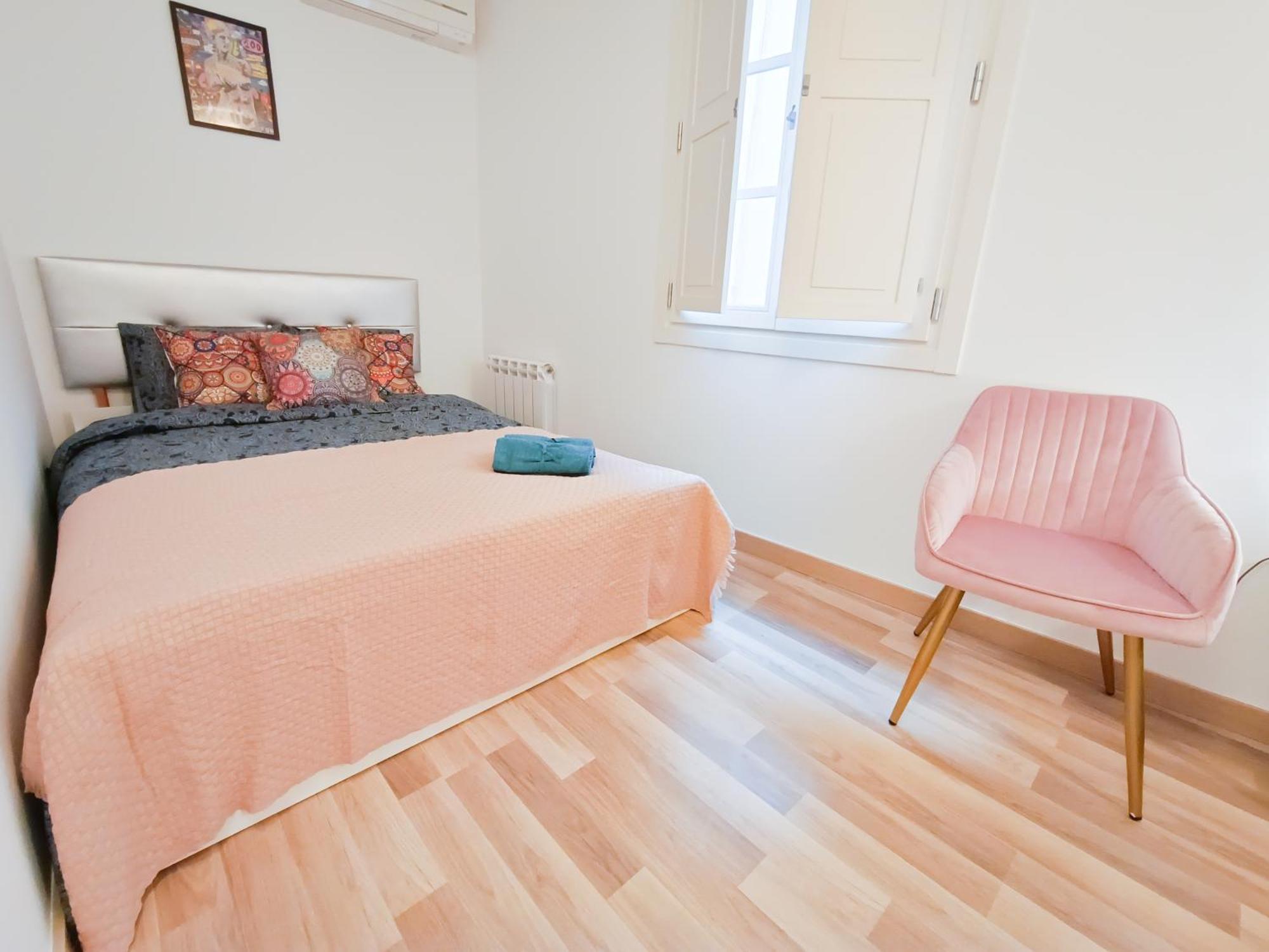Private Rooms By La Rambla บาร์เซโลนา ภายนอก รูปภาพ