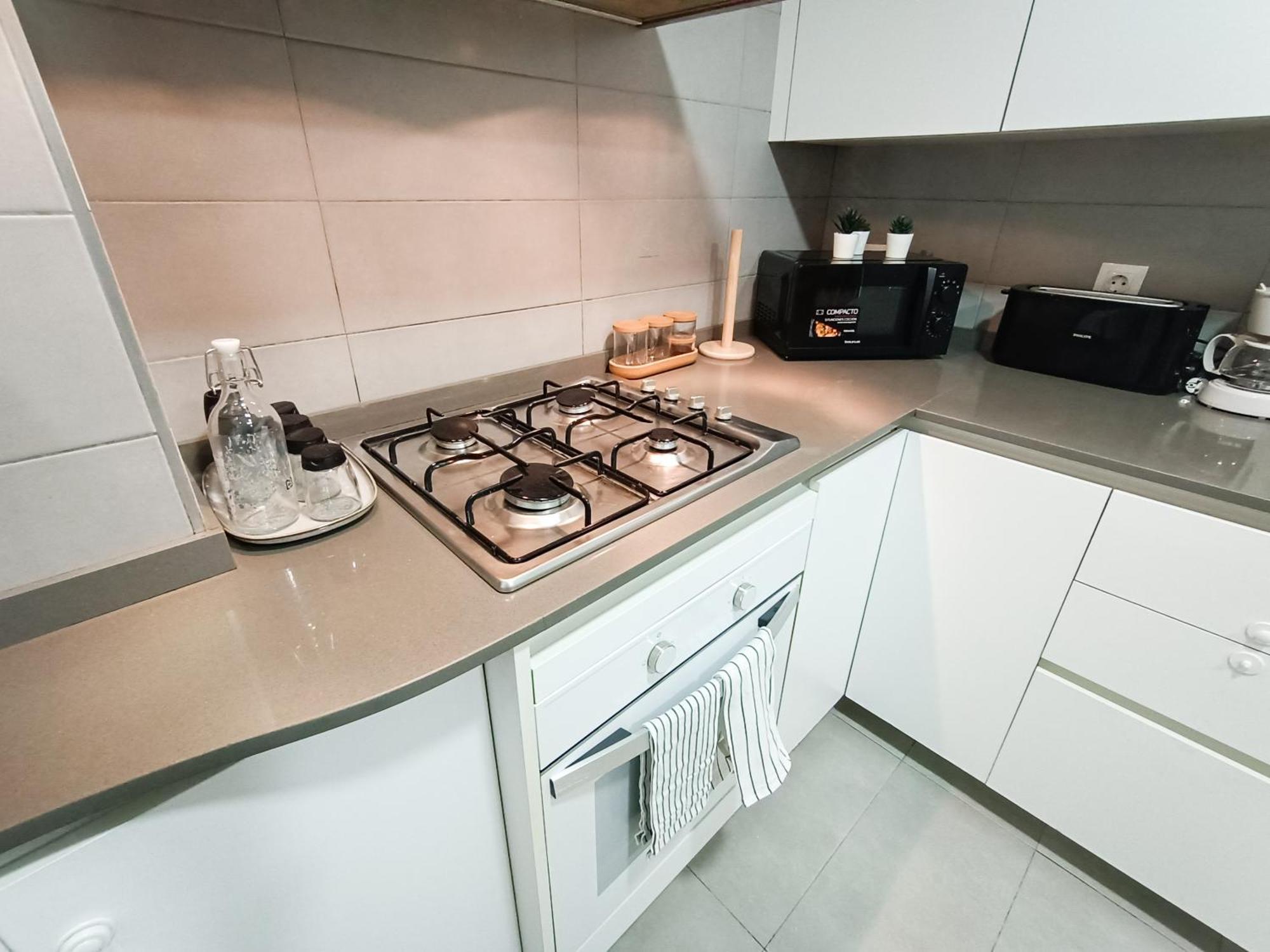 Private Rooms By La Rambla บาร์เซโลนา ภายนอก รูปภาพ